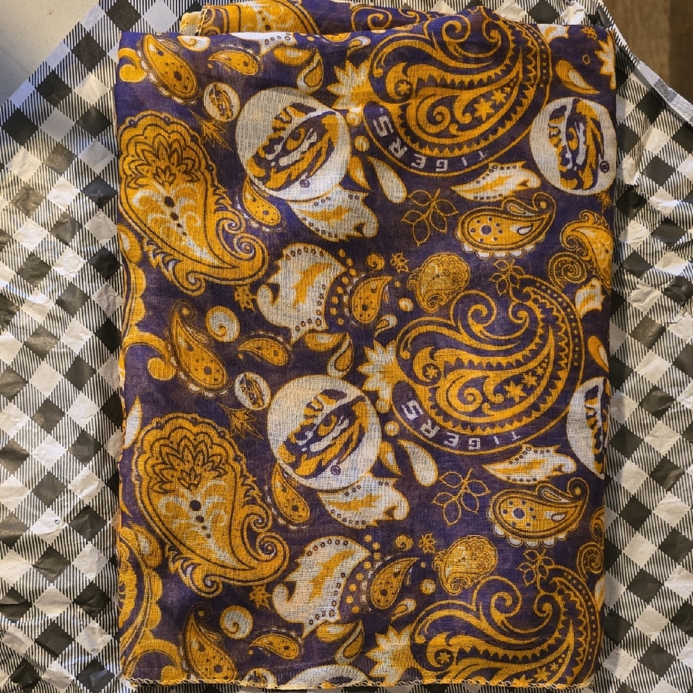 2 Supersoft LSU Scarves